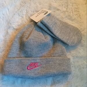 Infant Nike beanie Set